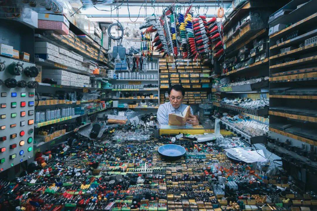 大赛公开组冠军作品：定格世界的极致瞬间J9国际网站欣赏2025索尼世界摄影(图6)