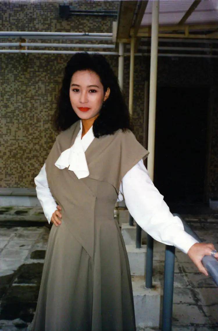 嫁给富商15年无儿无女54岁被宠成公主j9九游会入口“古装皇后”黎美娴退隐(图8) 嫁给富商15年无儿无女54岁被宠成公主j9九游会入口“古装皇后”黎美娴退隐(图8)