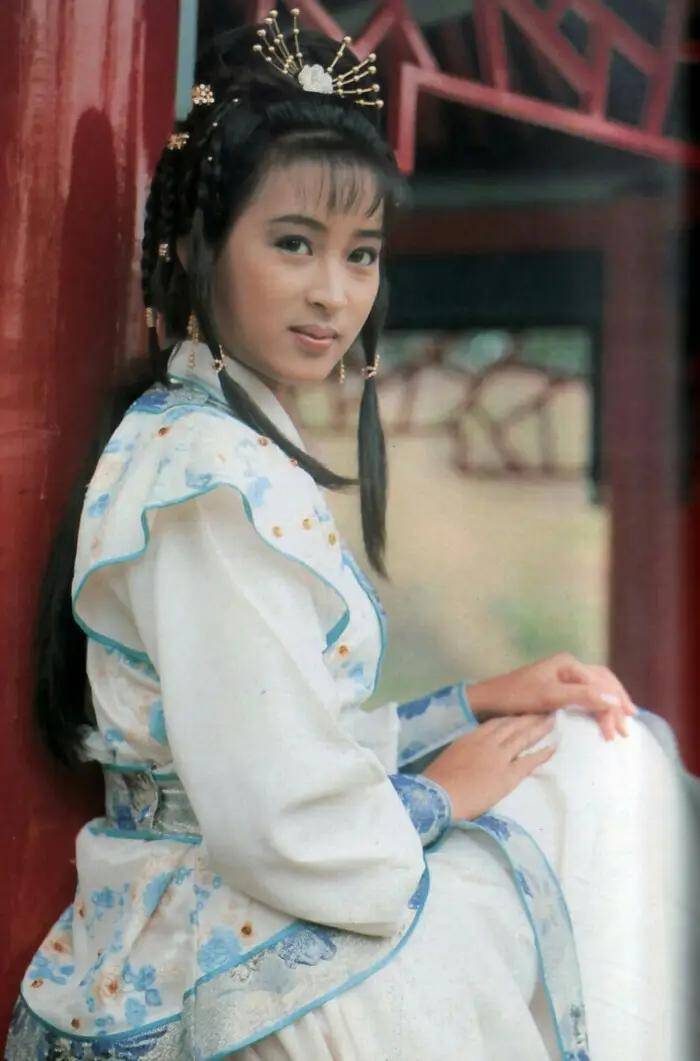 嫁给富商15年无儿无女54岁被宠成公主j9九游会入口“古装皇后”黎美娴退隐(图9) 嫁给富商15年无儿无女54岁被宠成公主j9九游会入口“古装皇后”黎美娴退隐(图9)